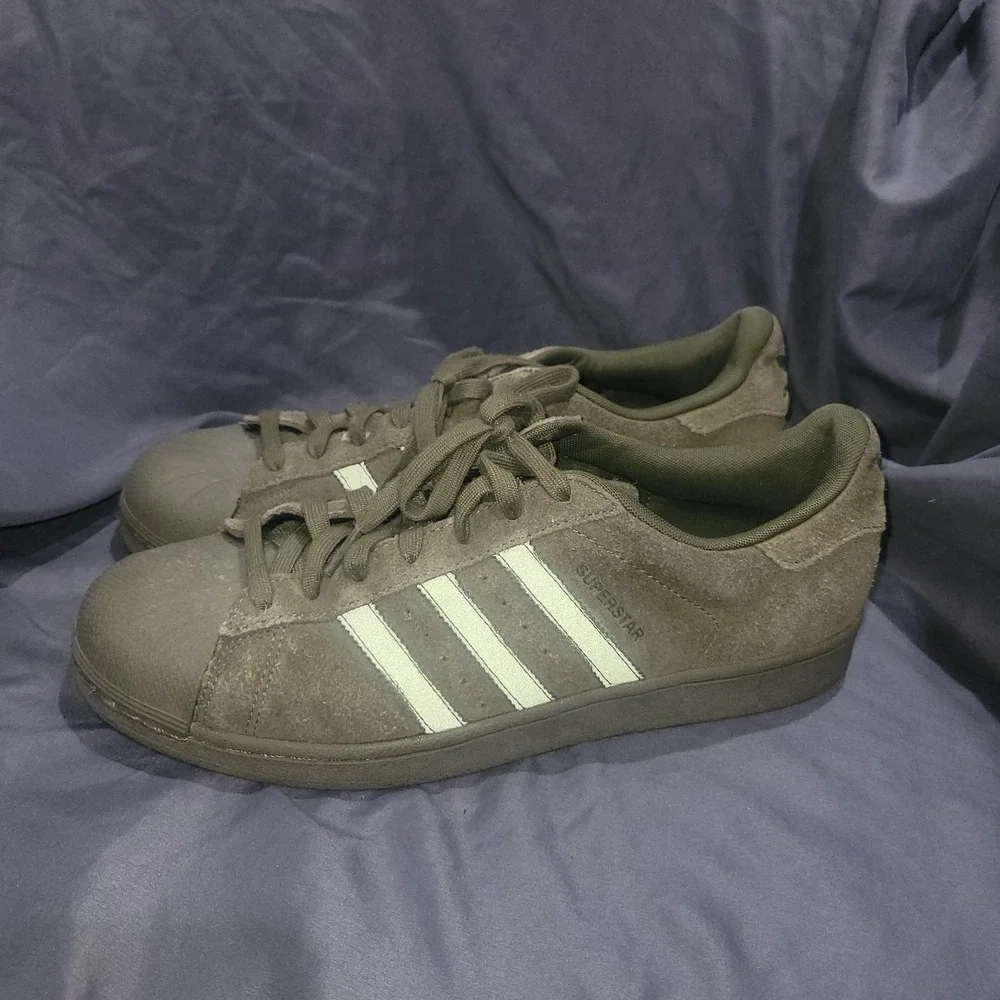 Adidas Superstar Green Suede Low Top Sneakers Lace Up Rubber Sole Size 11